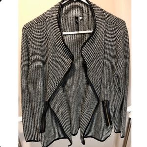 Business Sweater- Black and White- VIP-L